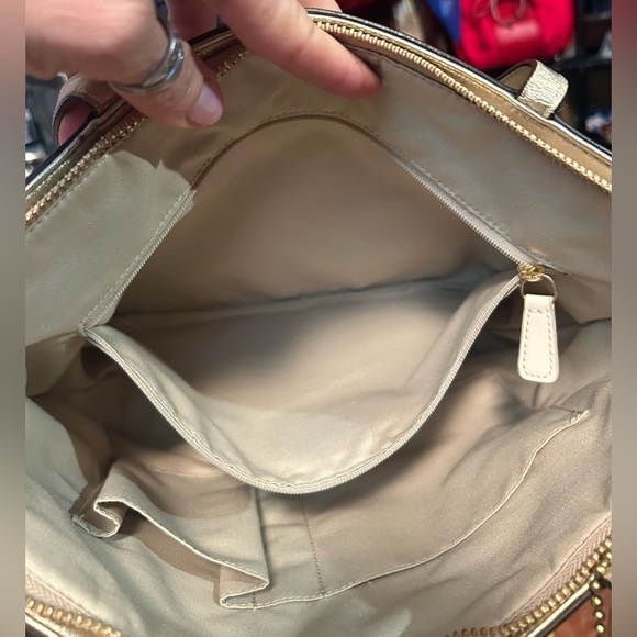 2012 Coach Soho Sateen Circles Snaphead Tote LIKE NEW! - Picture 9 of 10